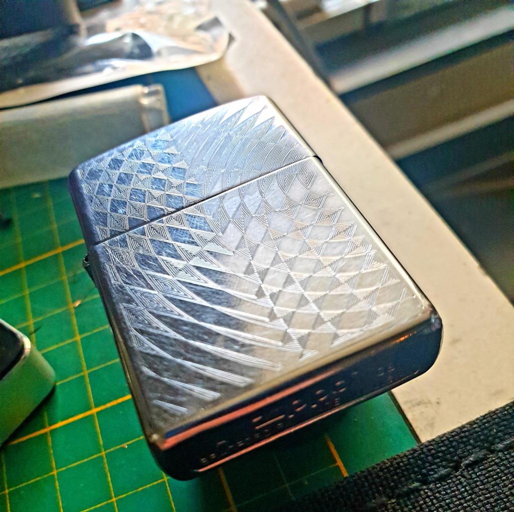 Damier à spirale Zippo 22587 - Chrome poli, Collections, Enlèvement, Briquet