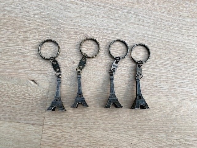 Porte-clés Tours Eiffel - Nouveau !, Collections, Porte-clés, Neuf, Ville ou Campagne, Enlèvement ou Envoi