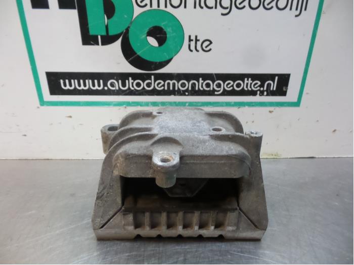 Motorsteun van een Volkswagen Caddy (Caddy 04-), Auto-onderdelen, Ophanging en Onderstel, Volkswagen, Gebruikt, 3 maanden garantie