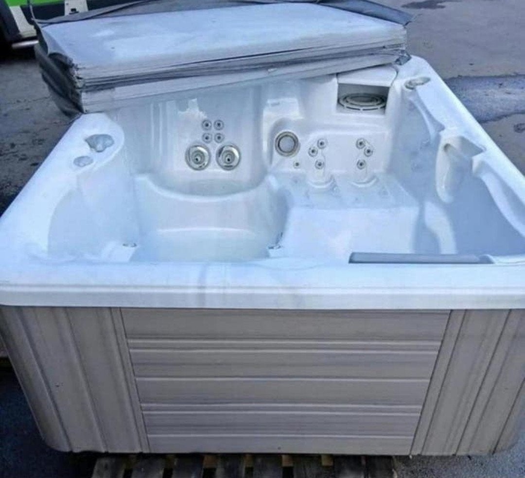 Jacuzzi pour 3 personnes=>>COMME NEUF ! livraison/installati, Enlèvement ou Envoi