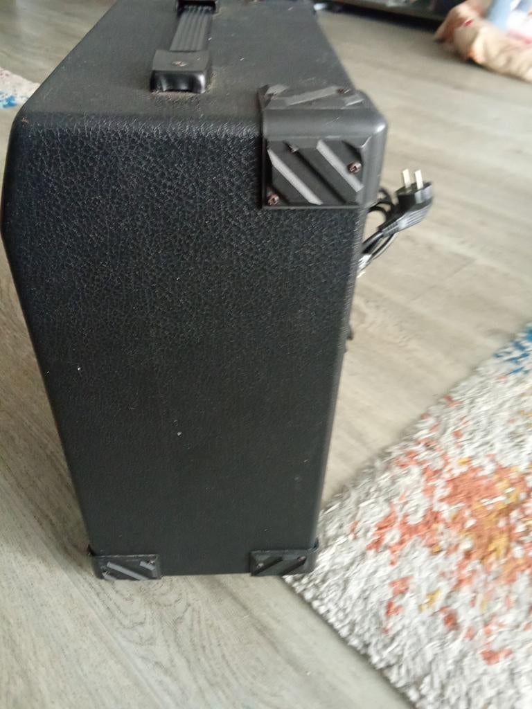 Muziekbox gebruikt maar werk perfect, Audio, Tv en Foto, Luidsprekerboxen, Ophalen