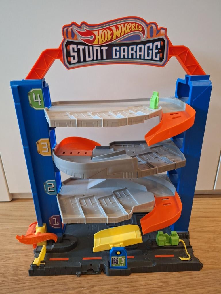 Hotwheels stunt garage, Kinderen en Baby's, Speelgoed | Racebanen, Ophalen