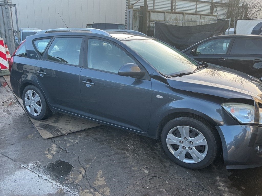 REMKLAUW RECHTS VOOR ABS Kia Cee'd Sporty Wagon (EDF), Gebruikt, Kia