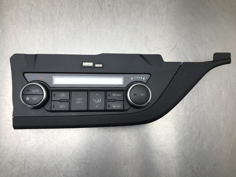 PANNEAU DE COMMANDE CHAUFFAGE CLIMATISATION Auris (E18), Utilisé, Toyota