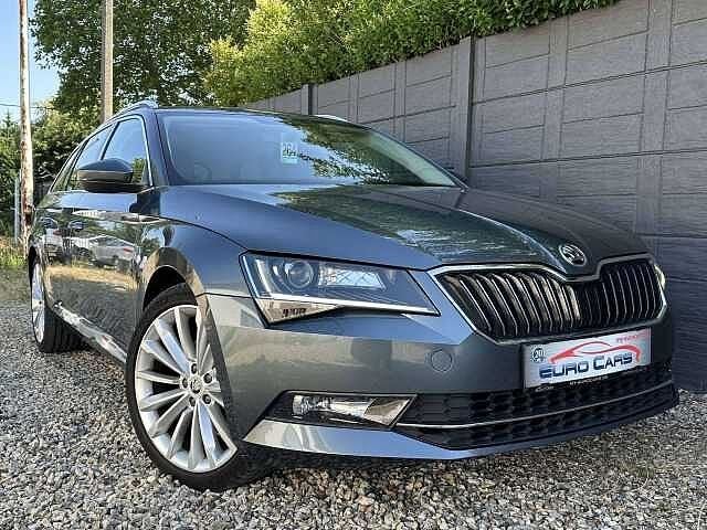 SKODA Superb SW 1.6 CR TDi GreenLine Style //NEWS, Auto's, 87 kW, Parkeersensor, 110 g/km, Te koop