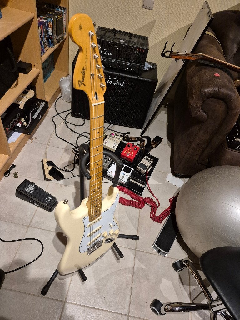 Jimi Hendrix Stratocaster olympic white (mx versie), Musique & Instruments, Enlèvement, Utilisé, Solid body, Fender