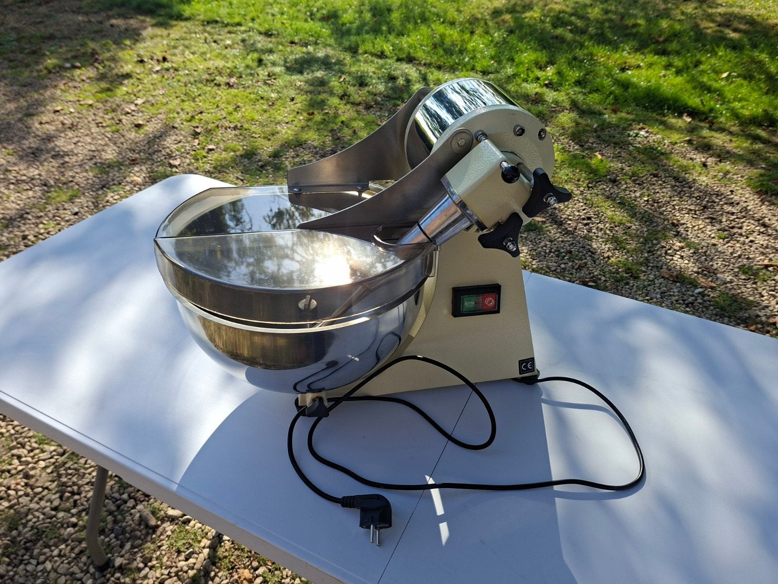 Pétrin à spirale de table de 10 litres .Presque neuf!!!, Enlèvement, Boulangerie et Boucherie