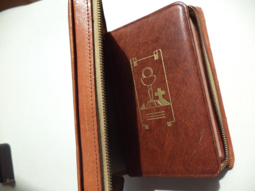 1947 ART DECO boek Romeins Missaal met Vespers J. Speybrouck, Antiek en Kunst, Antiek | Religieuze voorwerpen, Ophalen of Verzenden