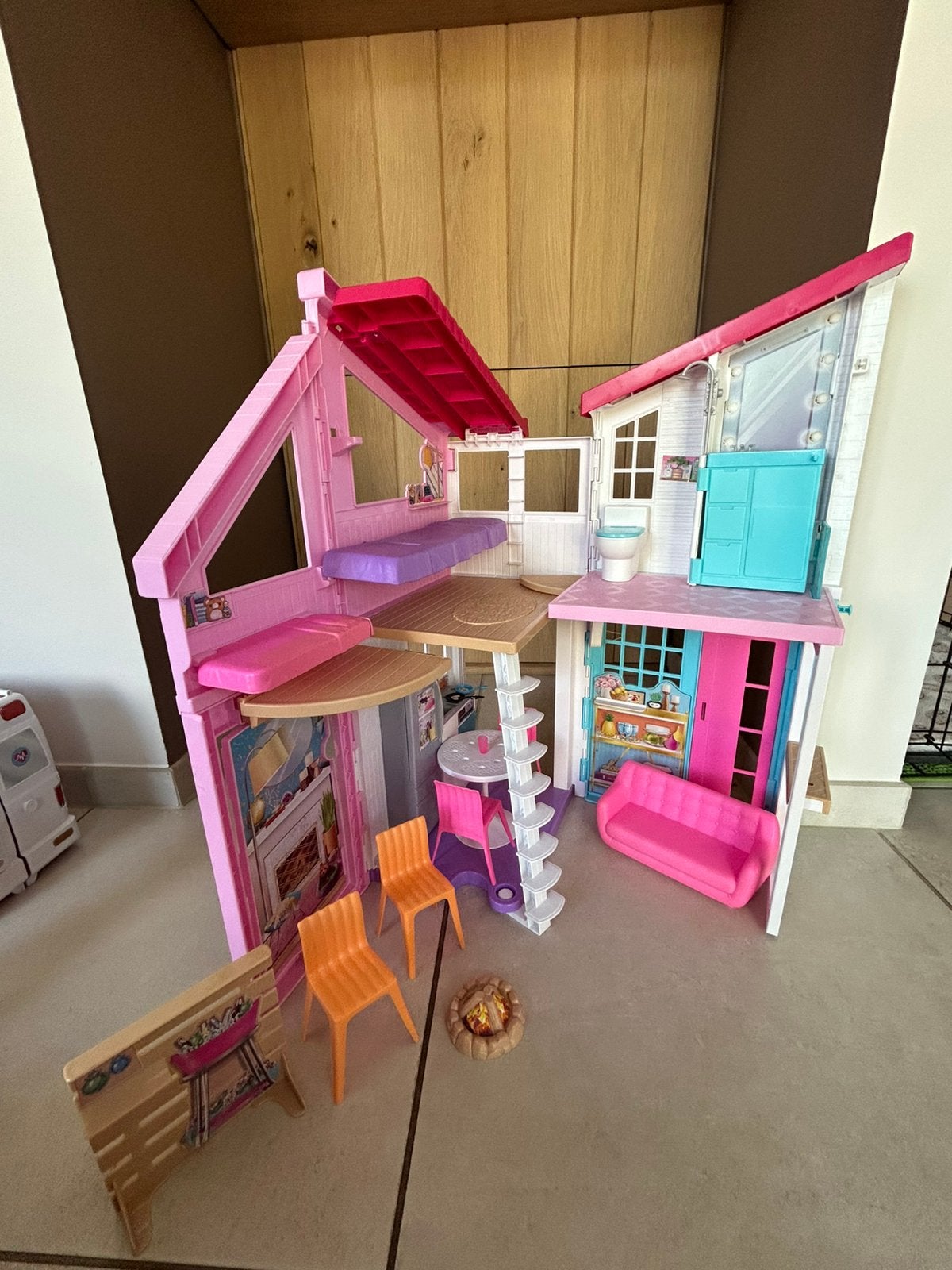 Barbie huis Malibu, Kinderen en Baby's, Speelgoed | Poppenhuizen, Ophalen, Zo goed als nieuw, Poppenhuis