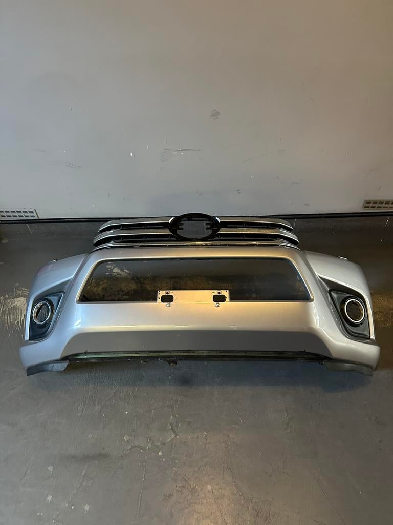 Toyota Hilux bumper met radiatorrooster, Ophalen, Toyota, Bumper
