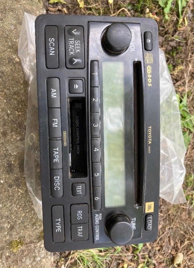 Autoradio Toyota, Enlèvement