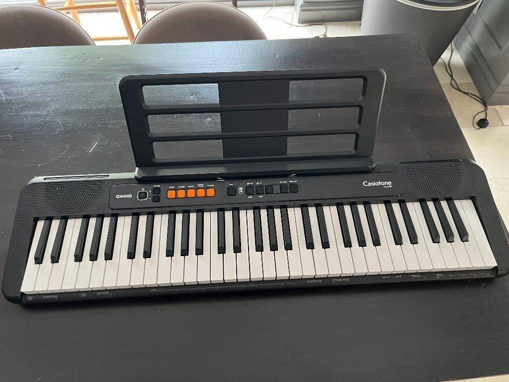 Casio CT-5100 Piano/Keyboard, Muziek en Instrumenten, Ophalen, Casio, 61 toetsen, Zo goed als nieuw