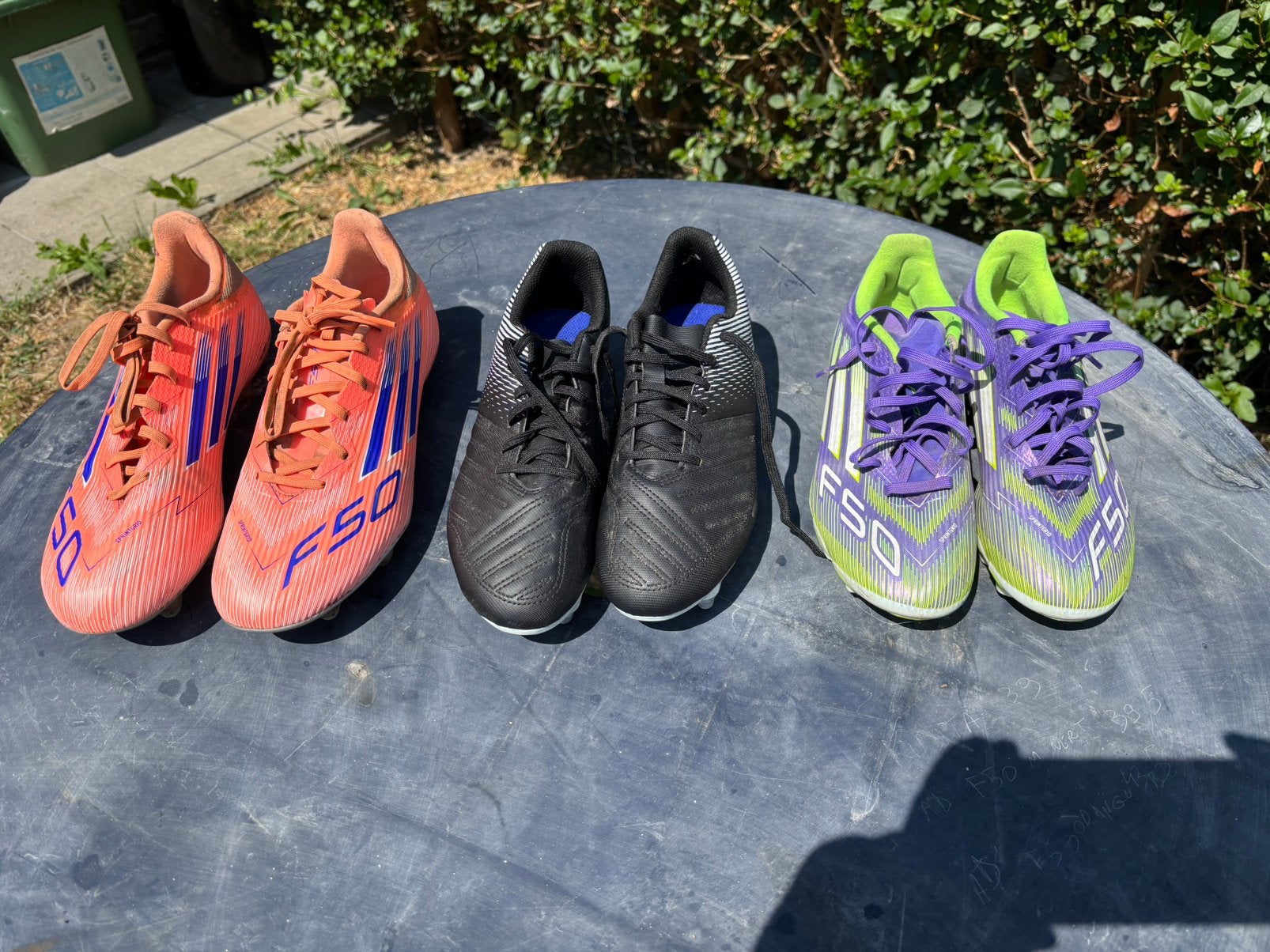 Chaussures foot adidas f50 et kipsta, Enlèvement, Comme neuf