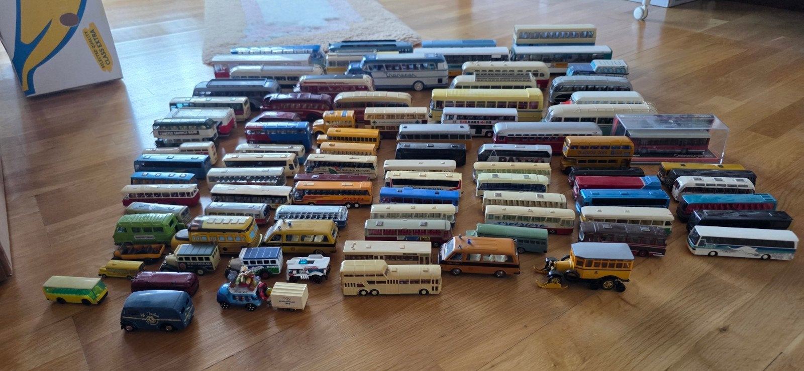 Autocars miniatures, Hobby & Loisirs créatifs, Enlèvement, Comme neuf, Bus ou Camion