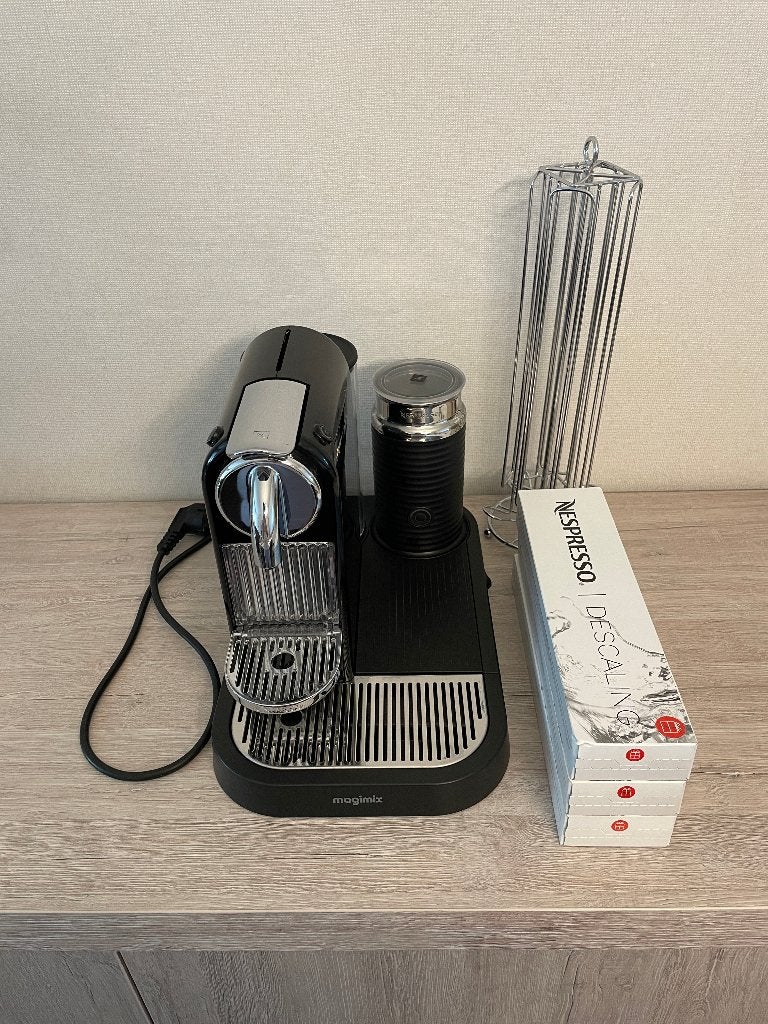 Nespresso magimix koffiemachine met melkopschuimer, Réservoir d'eau amovible, Enlèvement ou Envoi, Dosettes et capsules de café