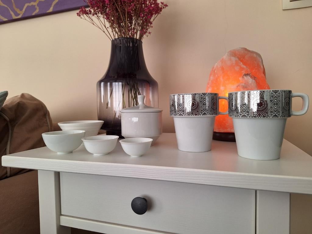 2 mokken, suikerpot, 4 kleine kommetjes, Ophalen, Zo goed als nieuw