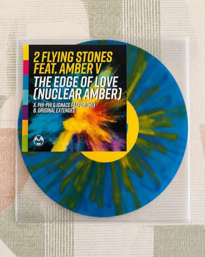 2 Flying Stones Feat. Amber V - The Edge Of Love (MV), Cd's en Dvd's, 10 inch, Ophalen of Verzenden, Colored vinyl, Dance Populair