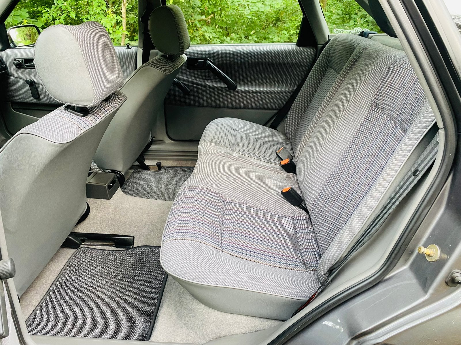 Oldtimer Volkswagen Passat 35i, foto 8