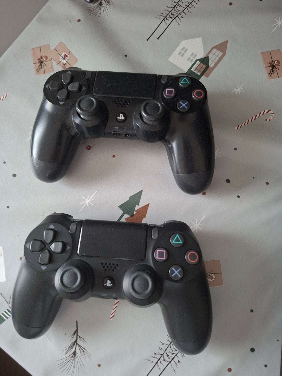 PlayStation 4 noire avec 2 manettes et fc24, Consoles de jeu & Jeux vidéo, 500 GB, Enlèvement ou Envoi, Utilisé, Avec 2 manettes