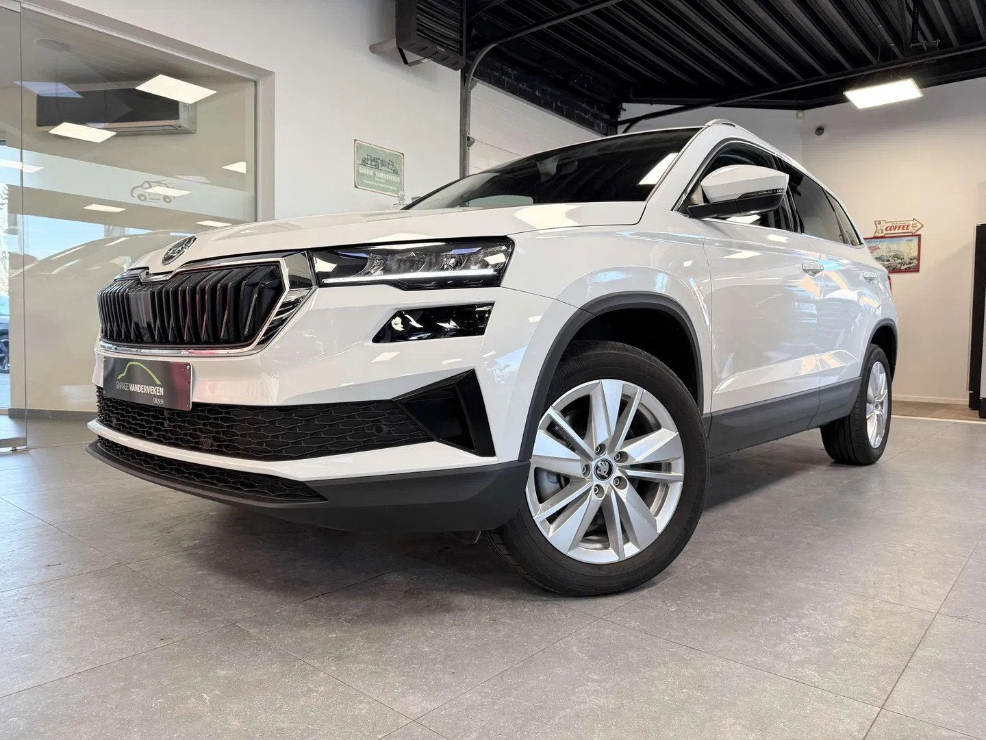 Skoda Karoq Karoq 1.5 TSI DSG 14902 km ! (automatique), Autos, Achat, 110 kW, Noir, Commande vocale