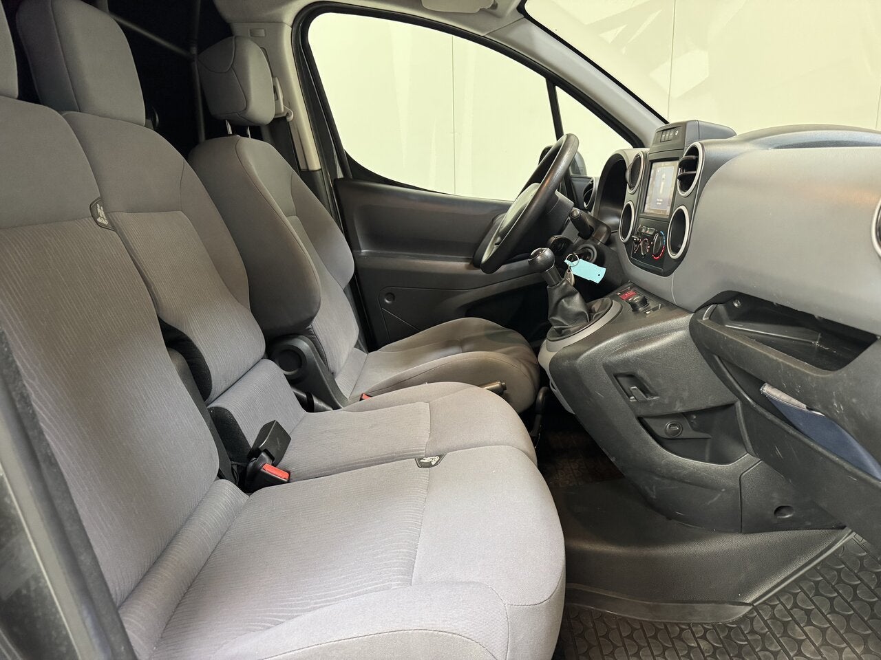 Peugeot Partner 1.6 Benzine Lichte Vracht Man. - 3pl - Airc, Auto's, Bestelwagens en Lichte vracht, 4 deurs, Euro 6, 72 kW, 0 kg