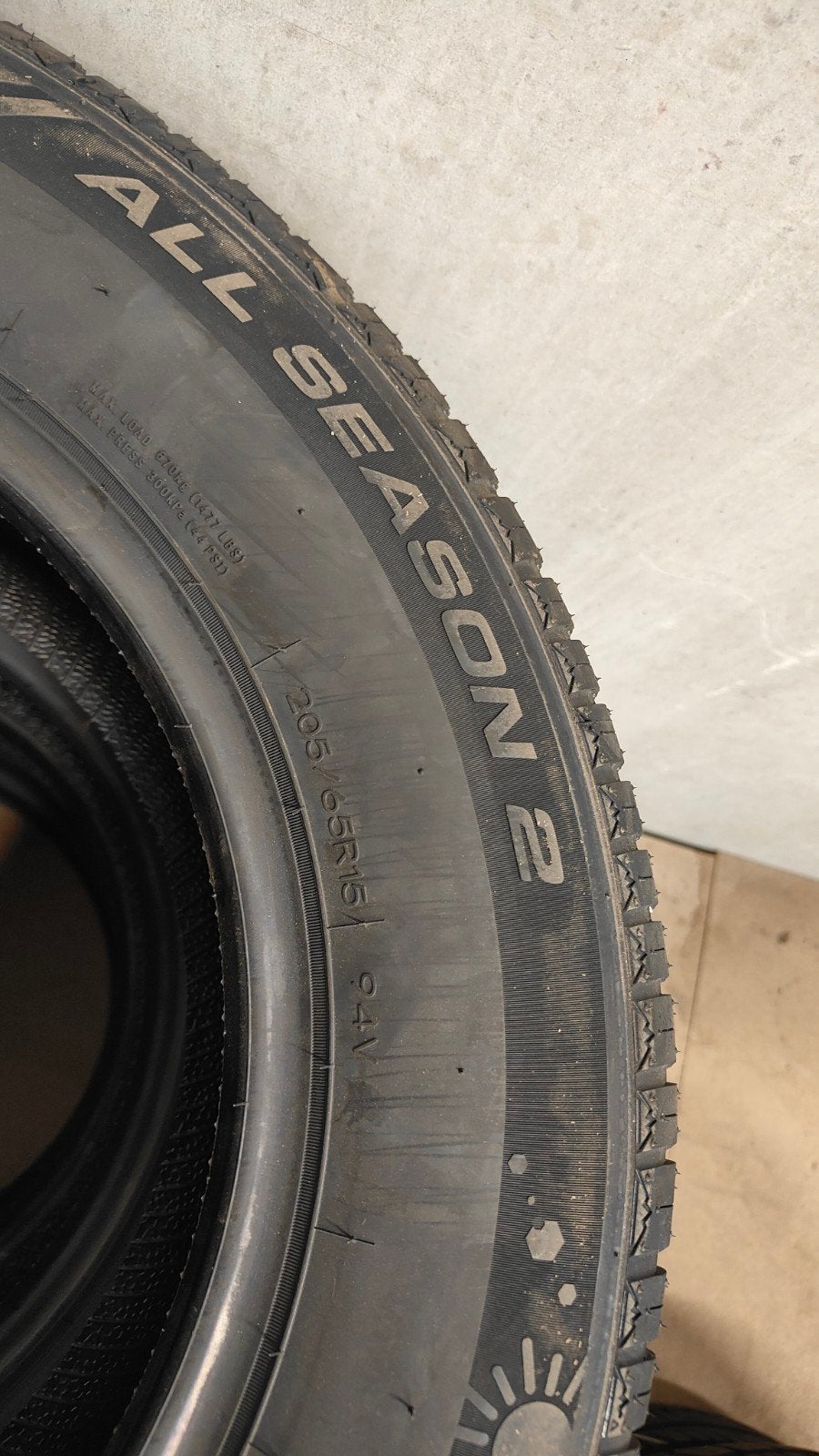 Pneus neufs 295/65r15 94v 70€ chacun avec montage, Enlèvement