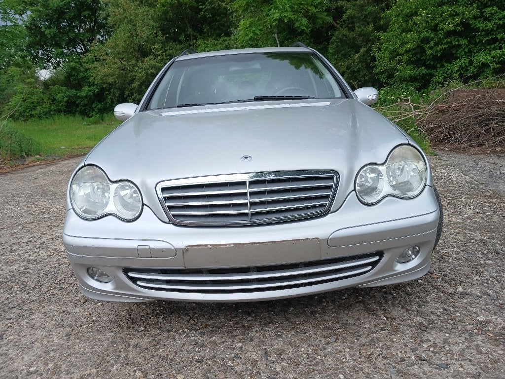 MERCEDES C200/2000cc DIESEL/GEKEURD/12MA GARANTIE, Auto's, Bedrijf, LED verlichting, Euro 4, Zilver of Grijs