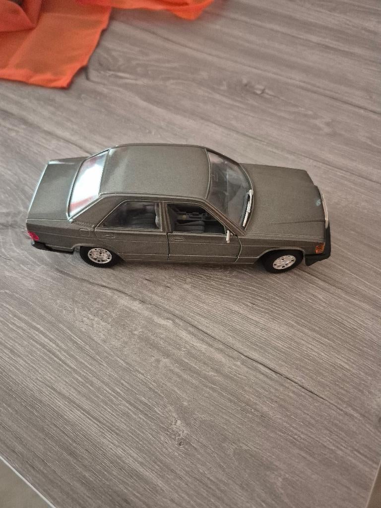 mercedes miniature ( prix 25 euros ), Enlèvement