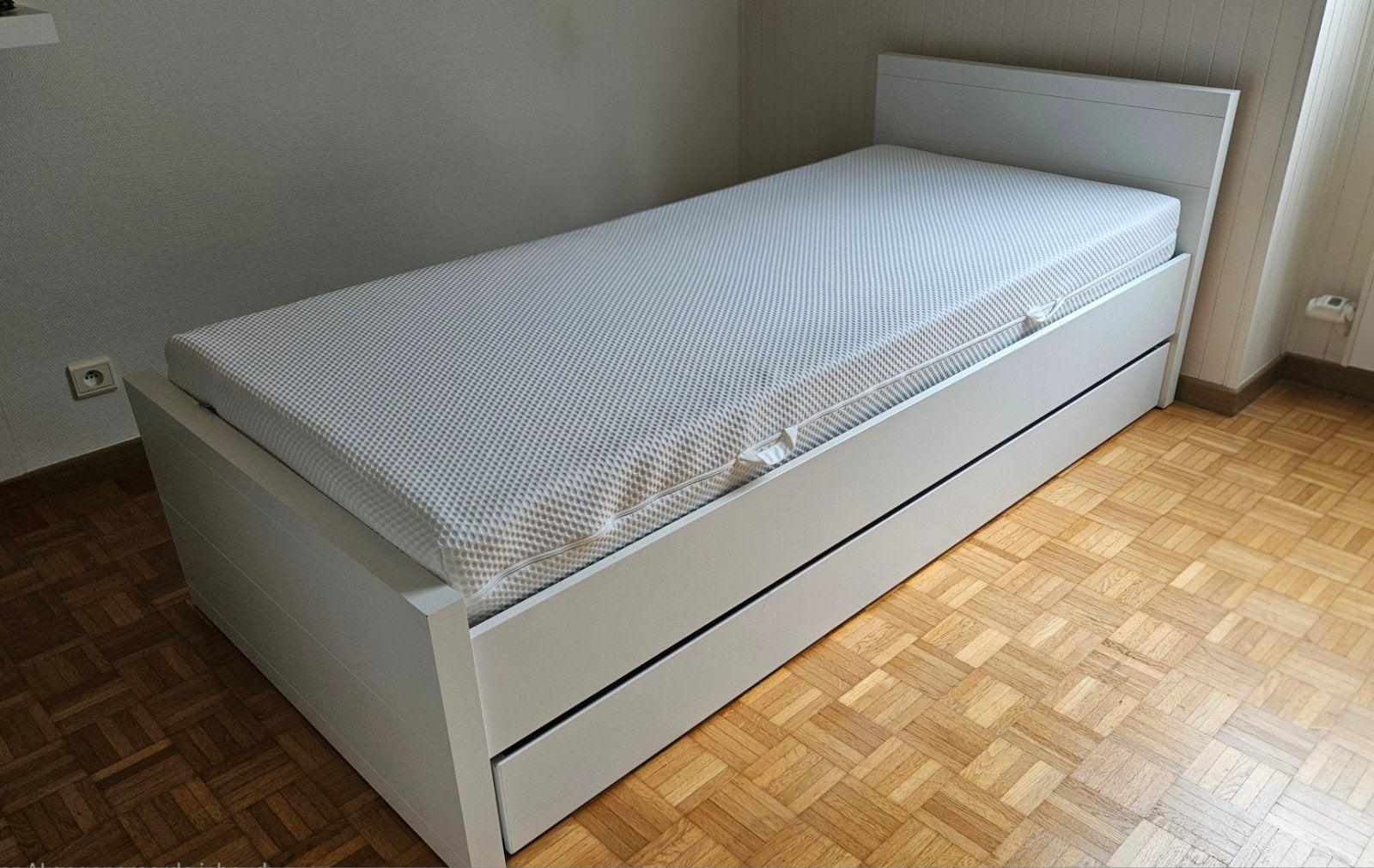 Bed 90x200 met dubbele matras, Sommier à lattes, Enlèvement, 180 cm ou plus, 85 à 100 cm