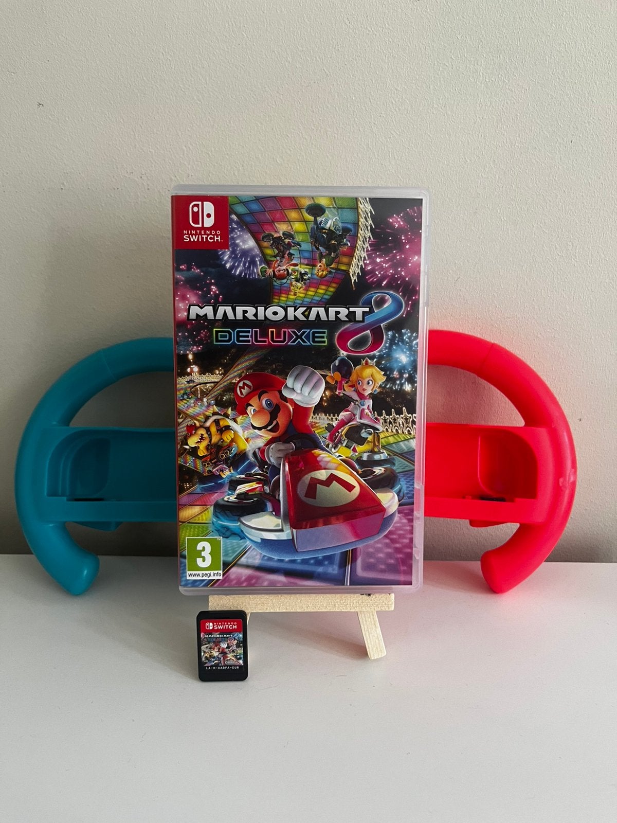 Mario Kart 8 Deluxe + 2 Joy-Con-stuurtjes – Nintendo Switch, Ophalen of Verzenden, Zo goed als nieuw