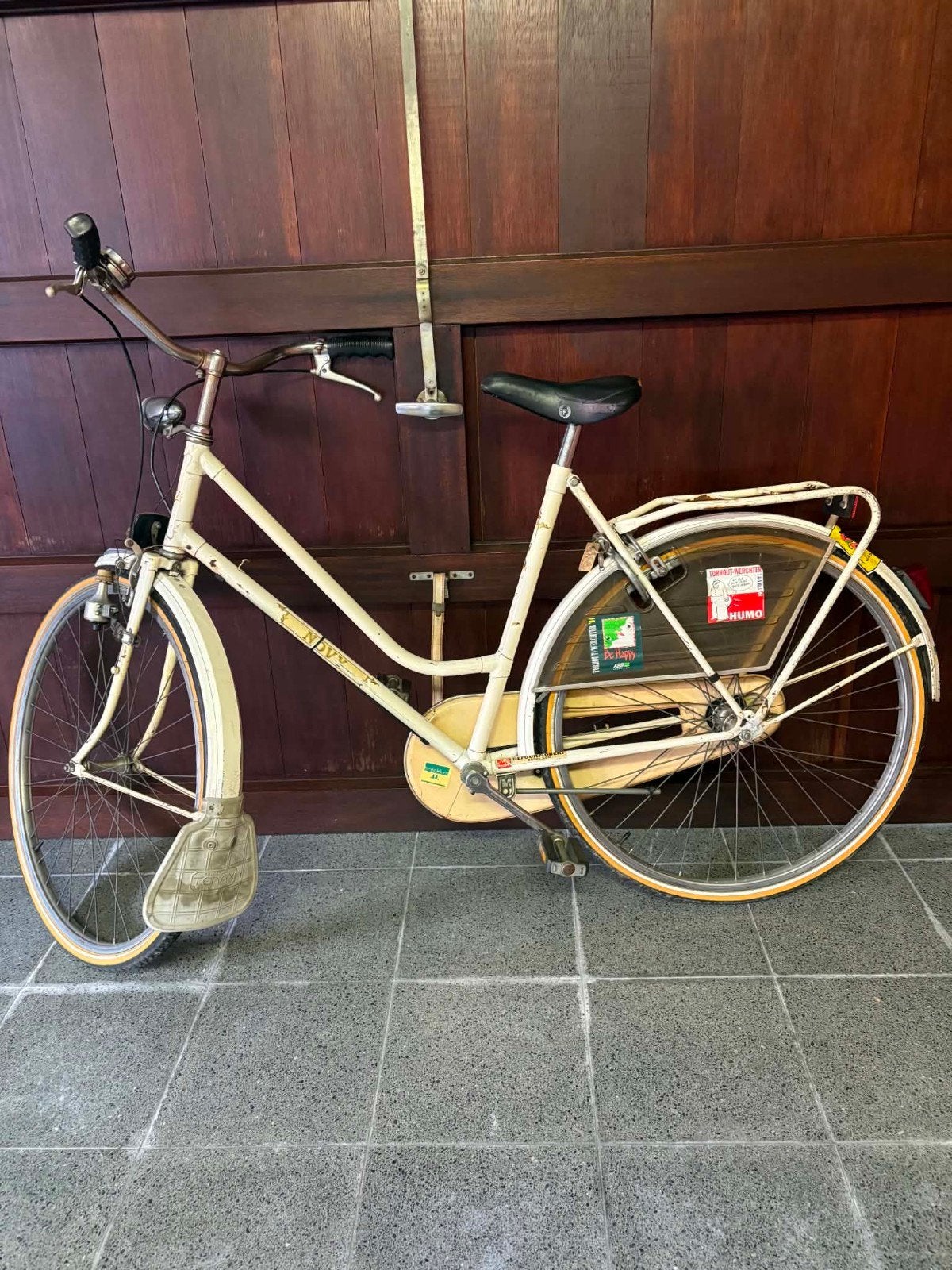 Damesfiets, Ophalen