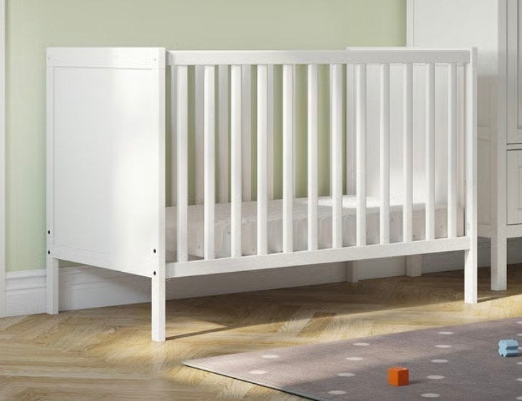Lit pour bébé avec matelas et + parc, Enfants & Bébés, Sommier à lattes, 70 à 85 cm, Enlèvement, Utilisé