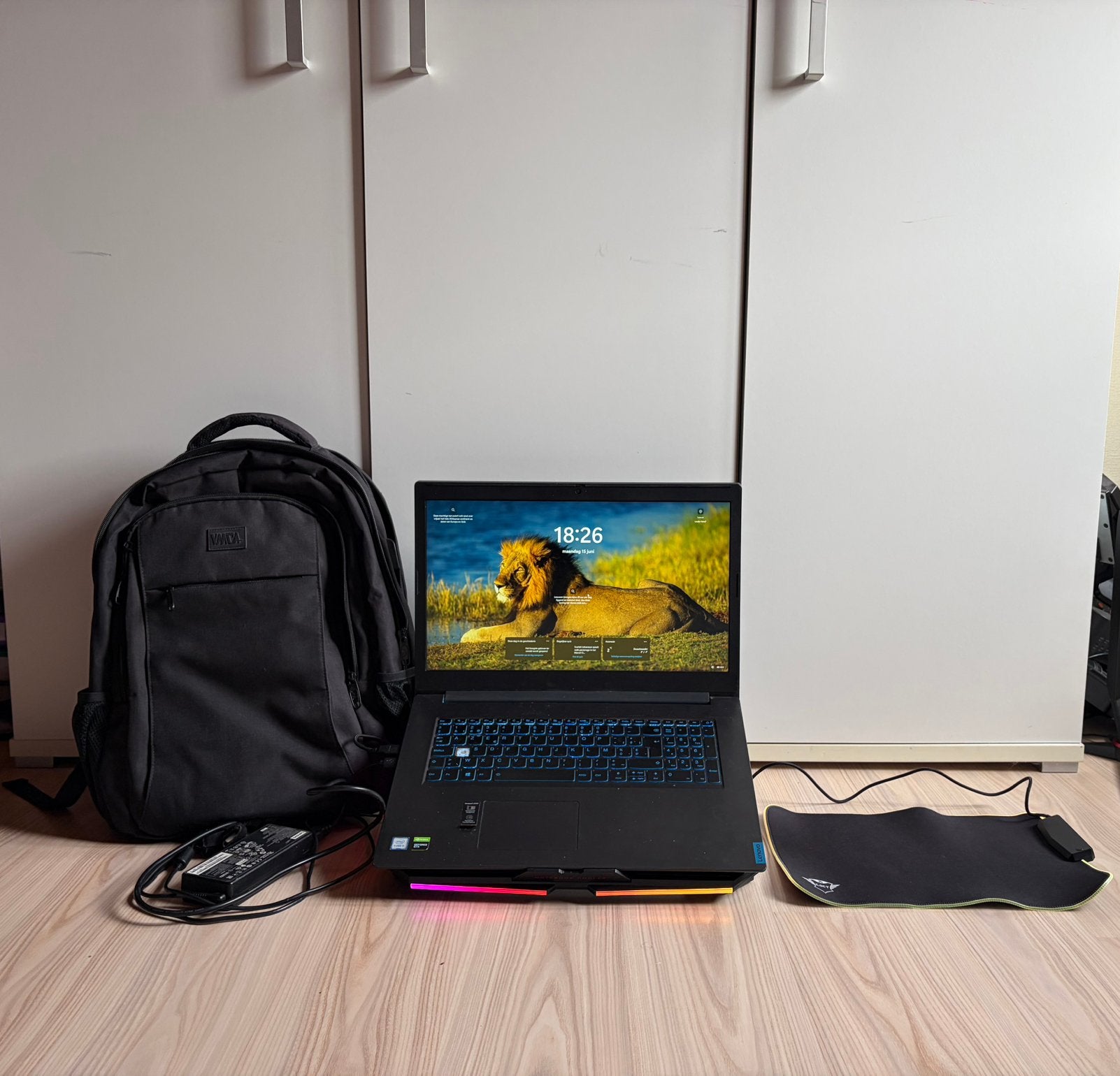Gaming laptop met tas + muismat + kooler moet dringend weg, Ophalen, Met videokaart, Zo goed als nieuw, Gaming