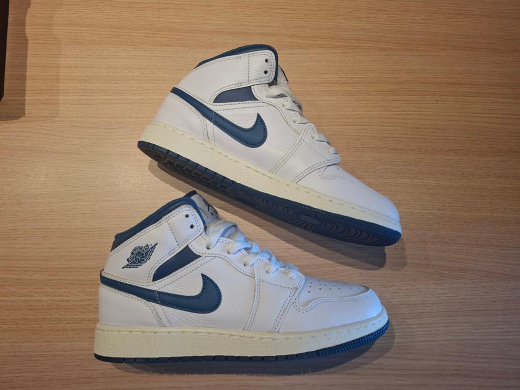 Jordan 1 Mid - size 40, Ophalen