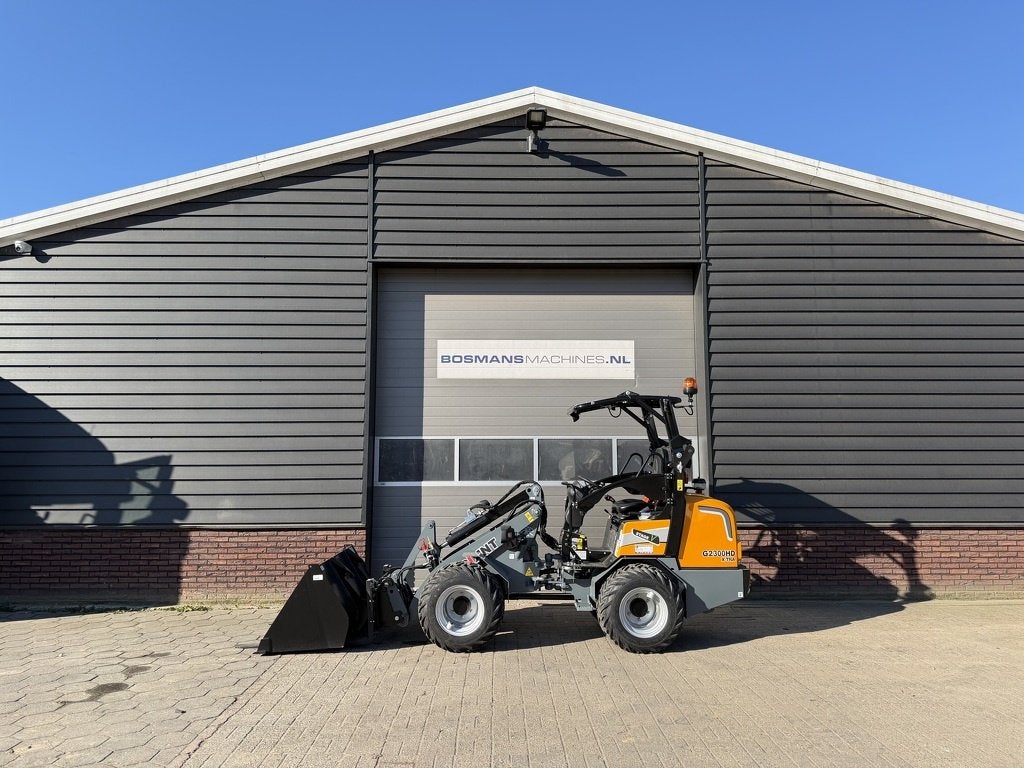 Giant G2300 X-TRA HD minishovel NIEUW (pro inching / kogeltr, Zakelijke goederen, Tobroco, Info@tobroco.nl, Sprendlingenstraat 57
5061 KM  Oisterwijk, NL