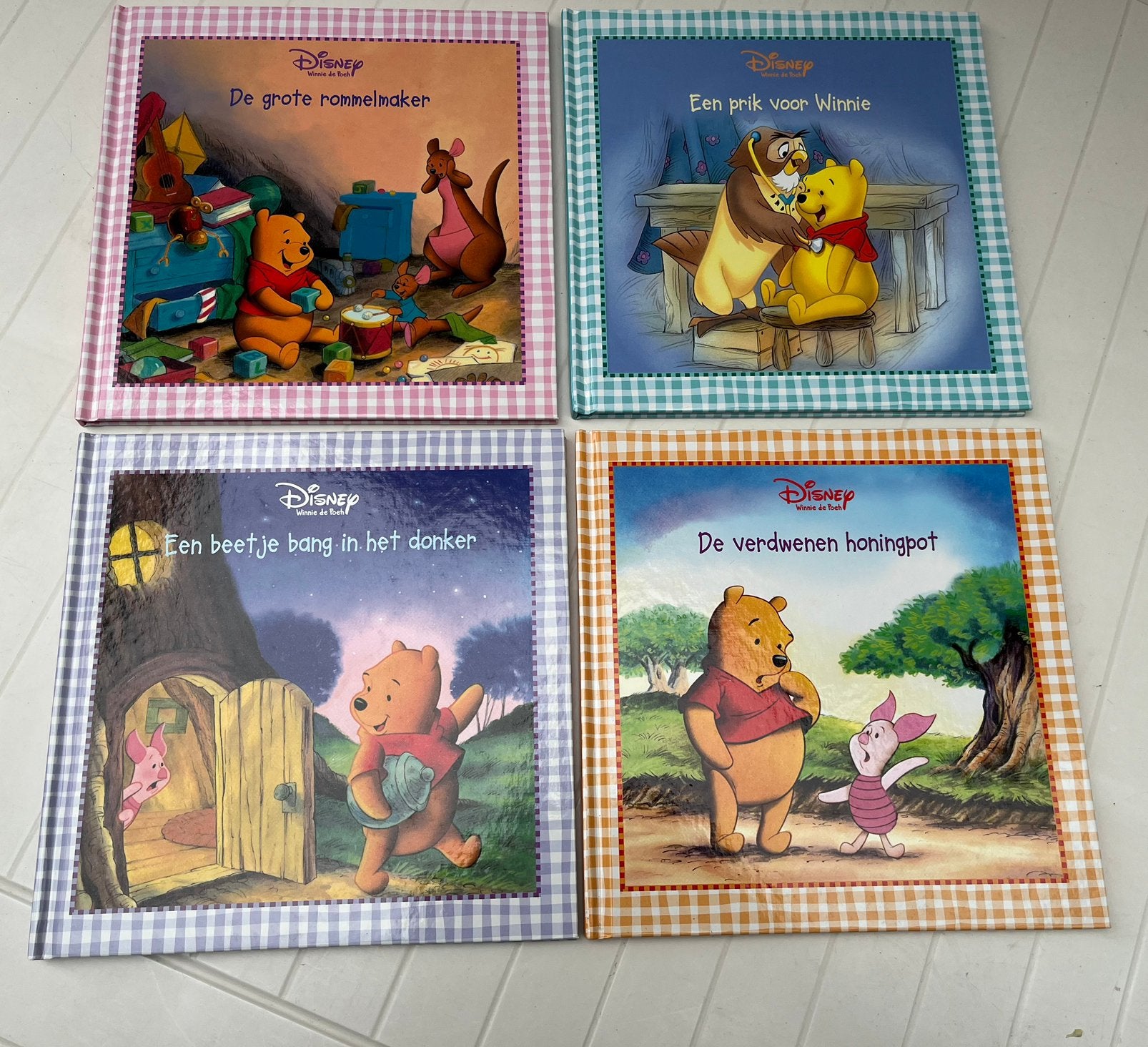 4 boekjes Winnie The Pooh  1,5 euro per stuk, Boeken, Ophalen of Verzenden, Zo goed als nieuw