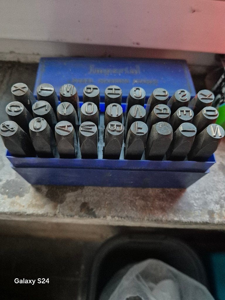 Poinçons en acier, Ophalen, Nieuw