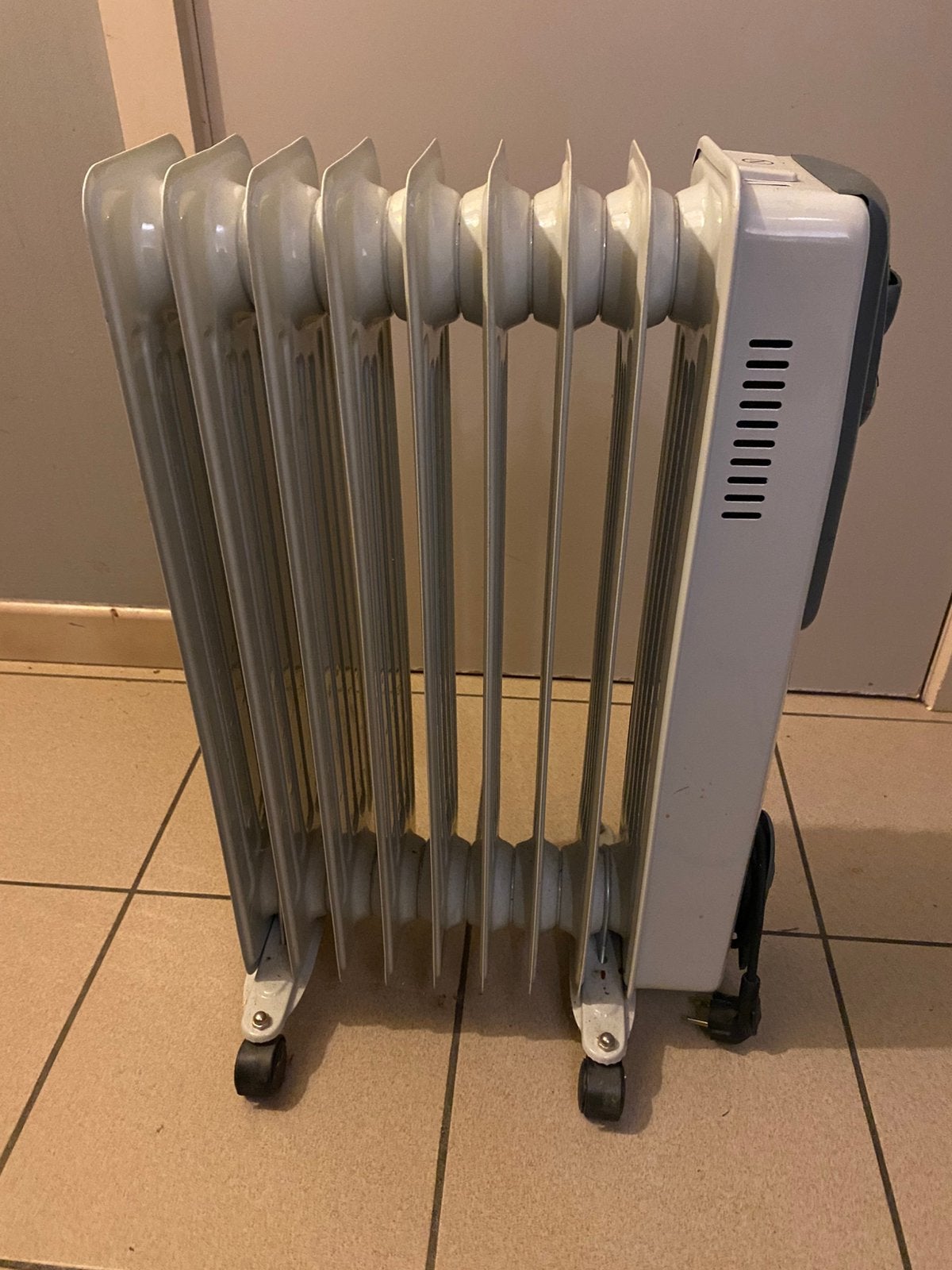 Profile Olieradiator / Elektrische Verwarming 2000W, Doe-het-zelf en Bouw, Ophalen, Zo goed als nieuw, Thermostaat