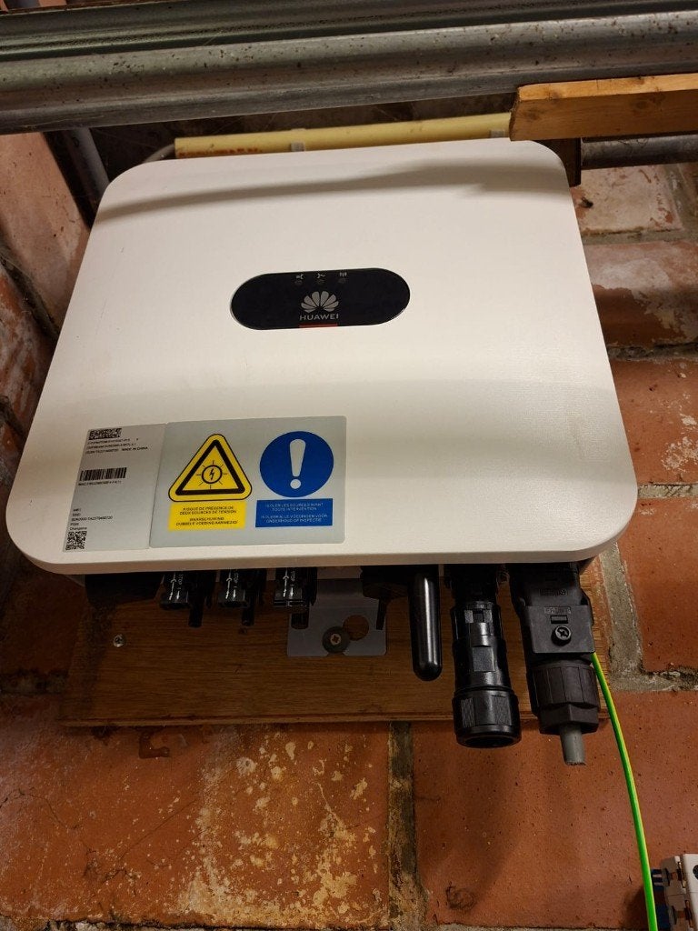 omvormer zonnepanelen, Ophalen, Zo goed als nieuw