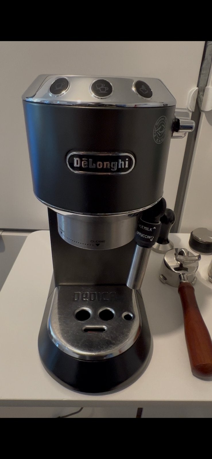 MACHINE À CAFÉ DELONGHI avec tous ses accessoires, Electroménager, De'Longhi, De'Longhi, Porte-capsules, Enlèvement