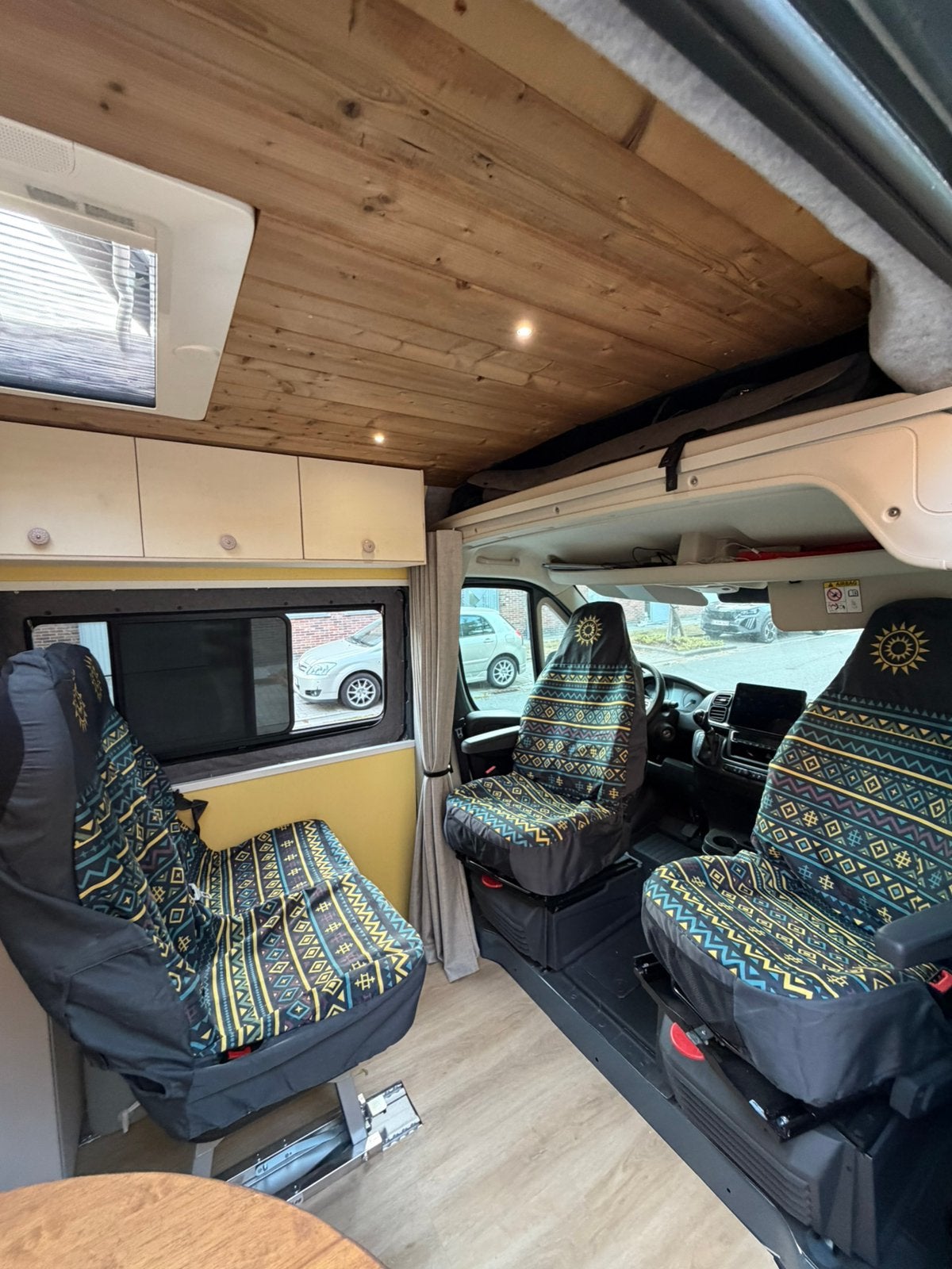 Splinternieuwe Off-Grid Campervan Opel Movano btw aftrekbaar, Caravans en Kamperen, Mobilhomes, Particulier, Automaat, Omvormer