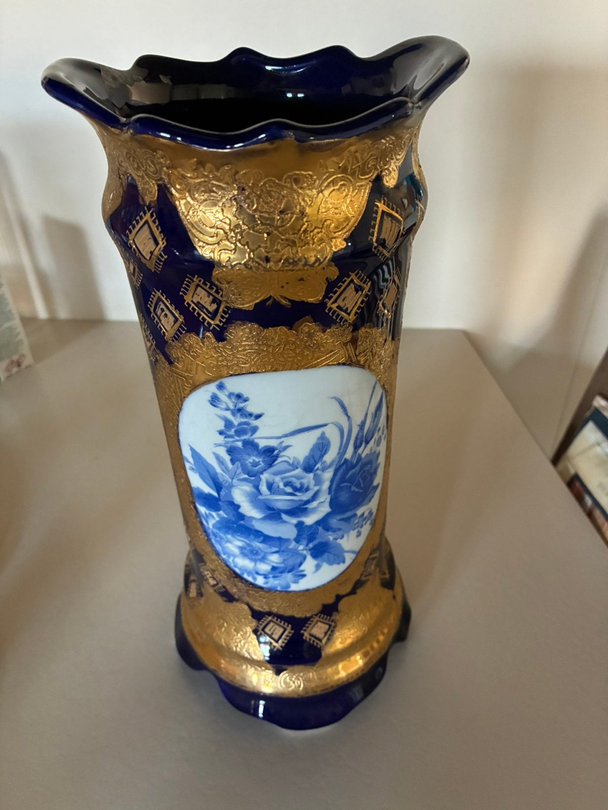 Oude vazen blauw gouden en japans, Ophalen
