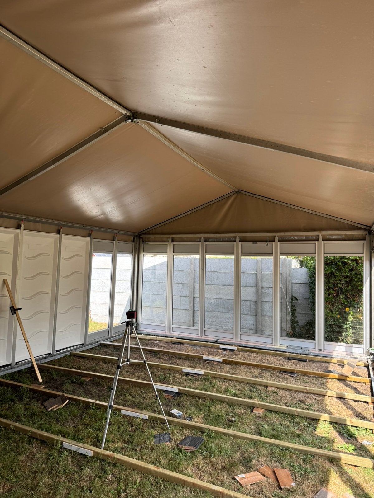 PARTY TENT (KOOPJE), Ophalen, Zo goed als nieuw