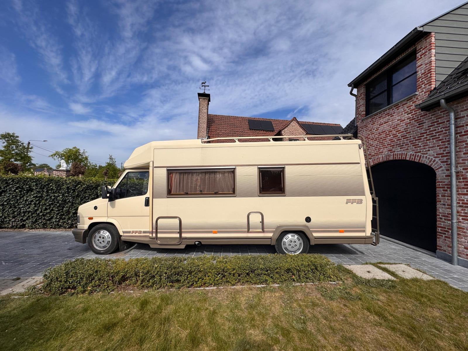 PEUGEOT TABERT MOBILHOME UNIEK AANBOD COLLECTORS AANBOD, Caravans en Kamperen, Mobilhomes, Bedrijf, Diesel, Douche