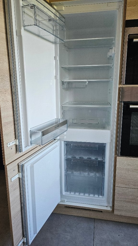 Combi Frigo Congélateur Encastrable Siemens, Electroménager, Réfrigérateurs & Frigos, Avec compartiment congélateur, 160 cm ou plus