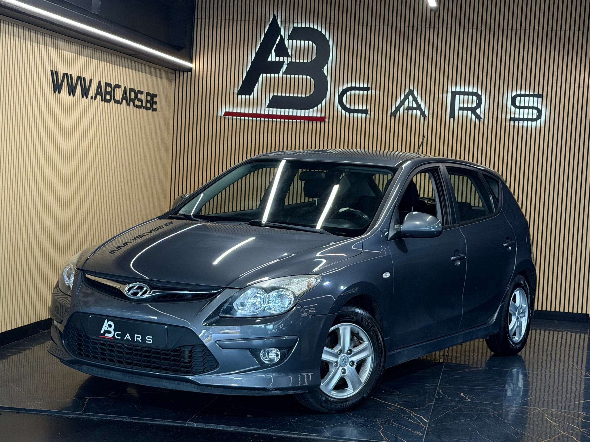 Hyundai i30 1.6 CRDI * SPORT *, Achat, 90 ch, Electronic Stability Program (ESP), Entreprise