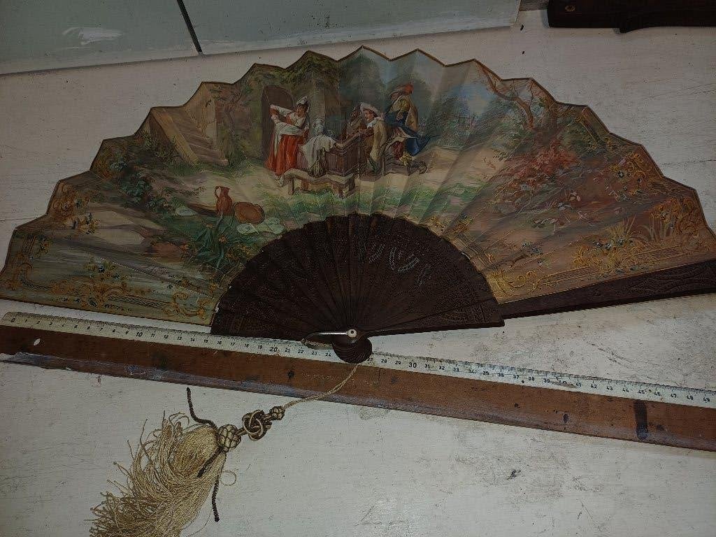 Oude ventilator uit 1900 op behang gesigneerd de, Ophalen of Verzenden