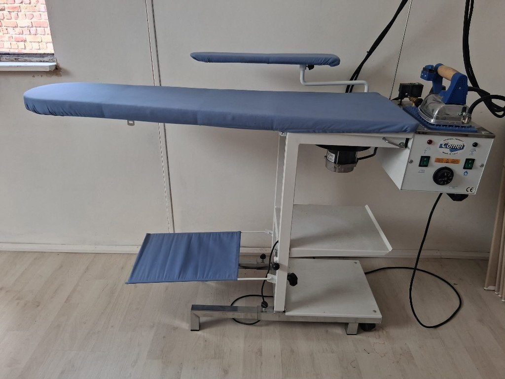 Comel industriele strijkplank en strijkijzer, Ophalen, Zo goed als nieuw
