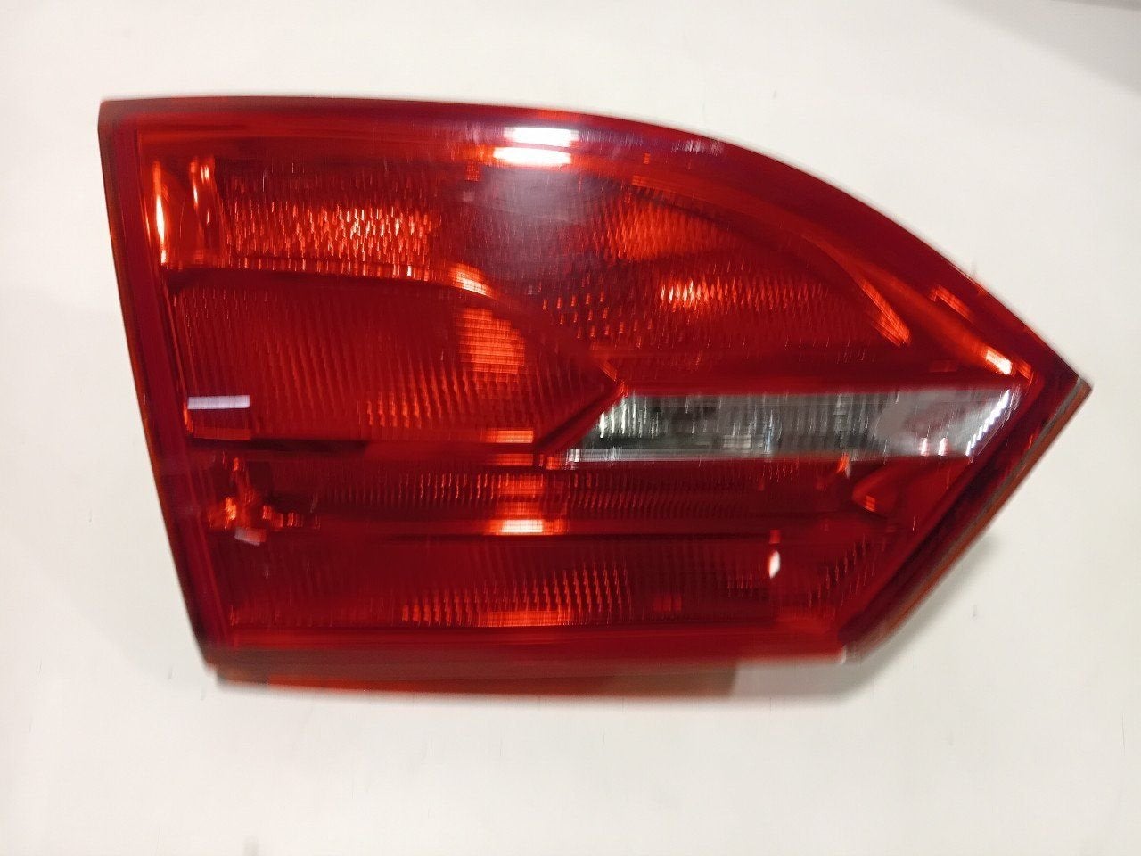 Achterlicht kofferdeksel achterklep links Volkswagen Jetta, Auto-onderdelen, Onderdelen@venauto.nl, Van der Ven Autorecycling B.V.