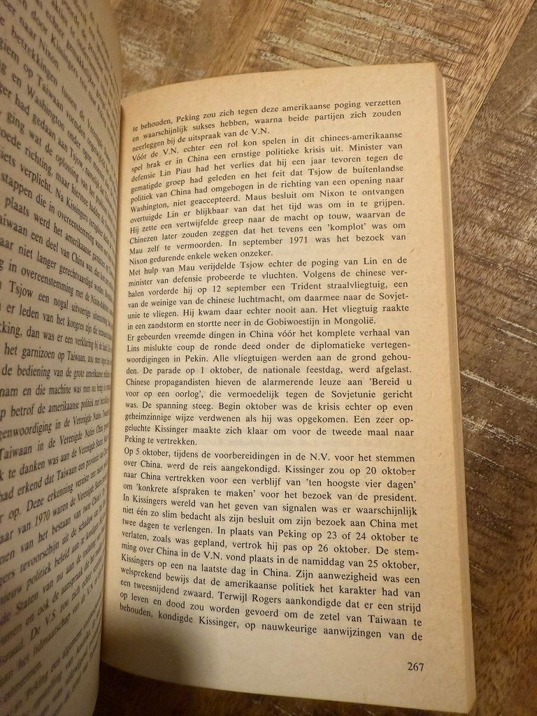 Kissinger, een biografie - Marvin en Bernard Kalb, Politique, Enlèvement ou Envoi, Marvin en Bernard Kalb, Utilisé